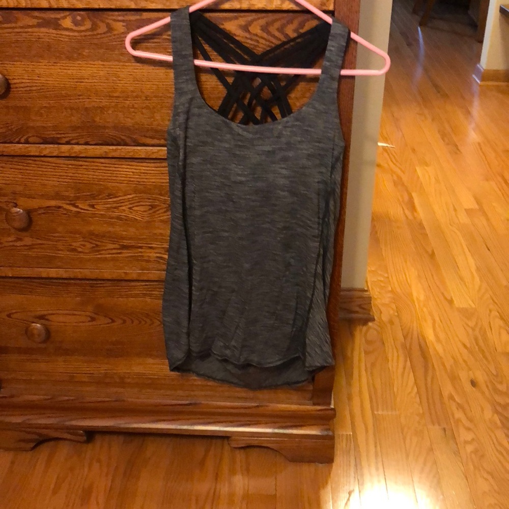 Lululemon tank top size 6